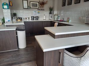 Communal kitchen- click for photo gallery